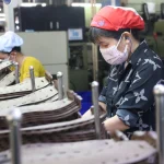 Chủ sử dụng có được phạt trừ lương của người lao động?