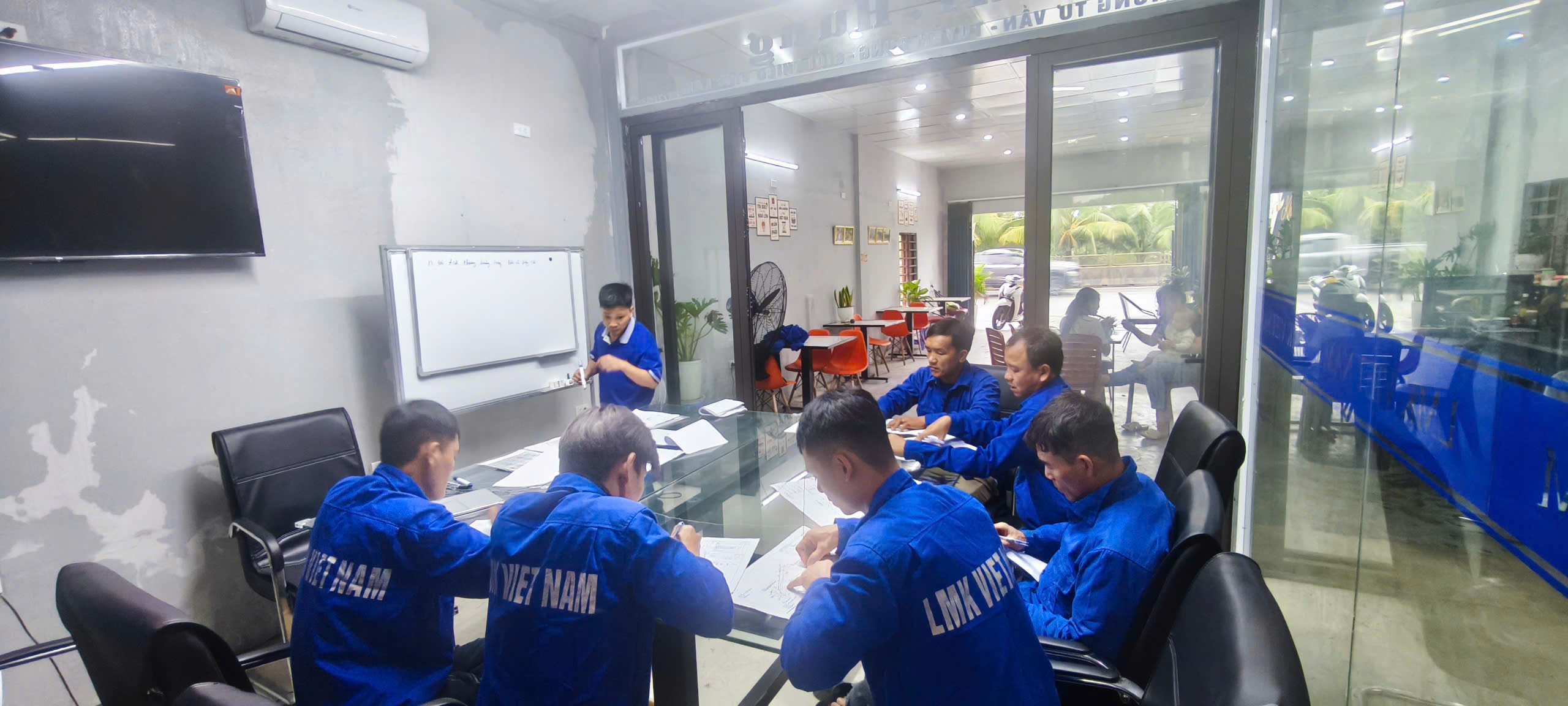 vietnma manpower