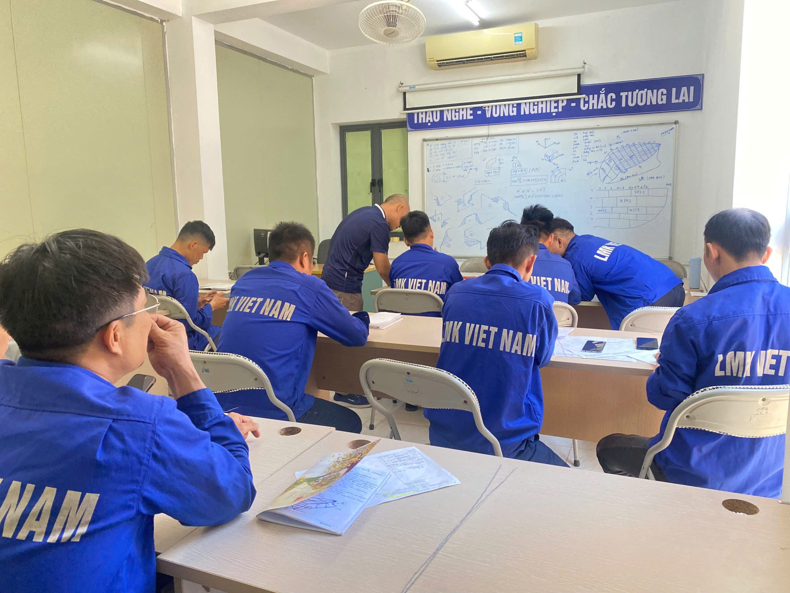 vietnam manpower