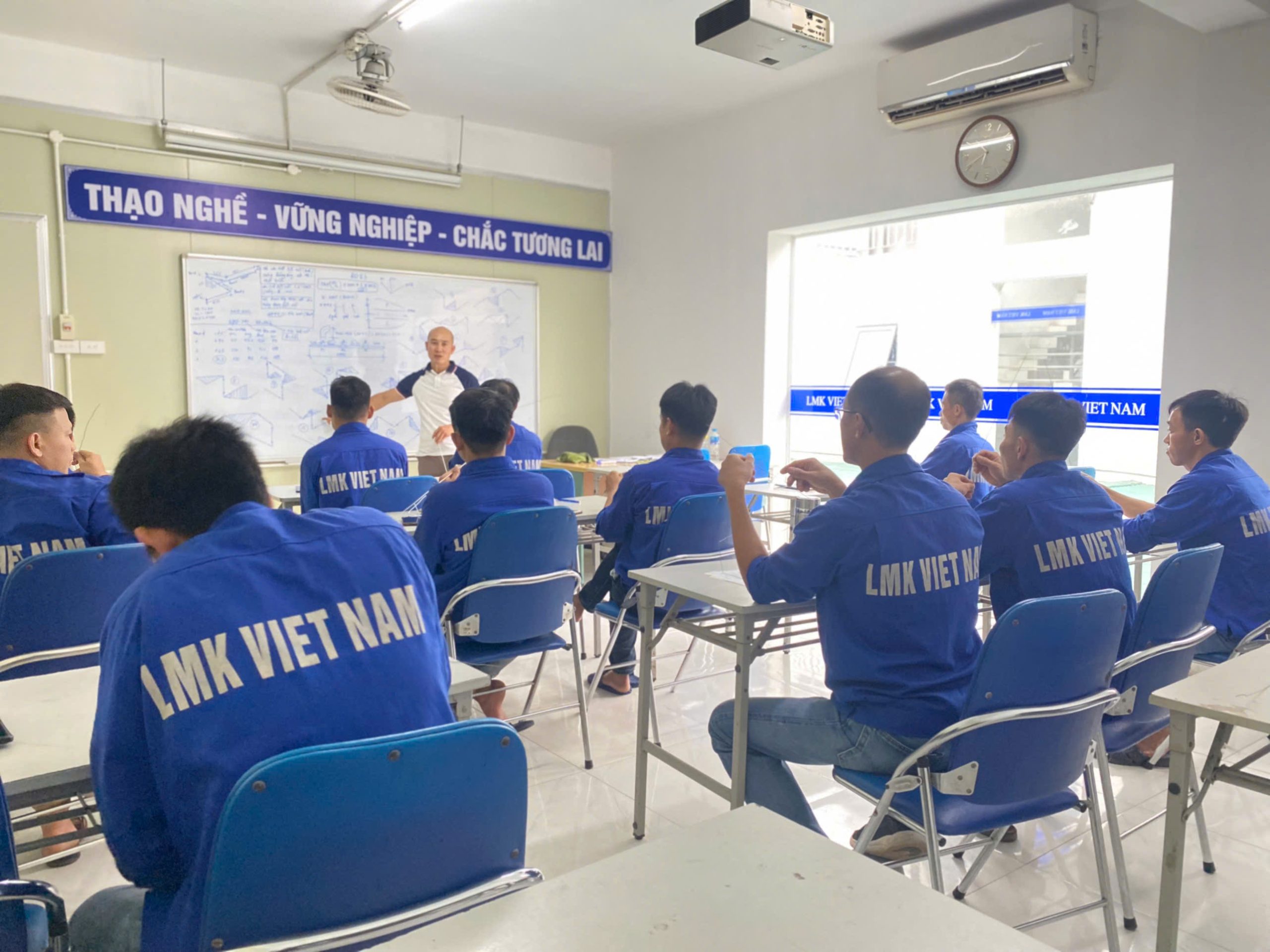 vietnam manpower