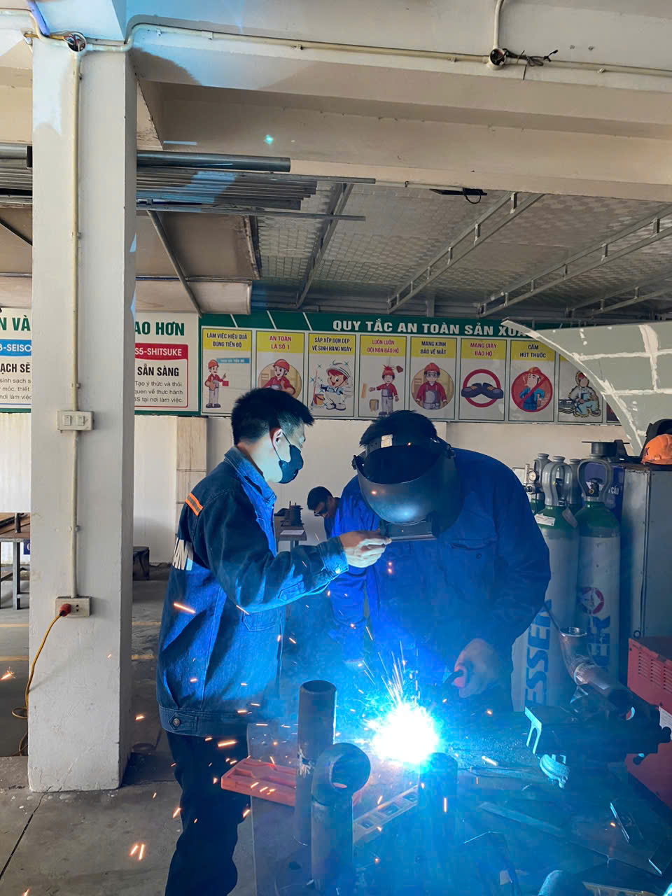 vietnam manpower