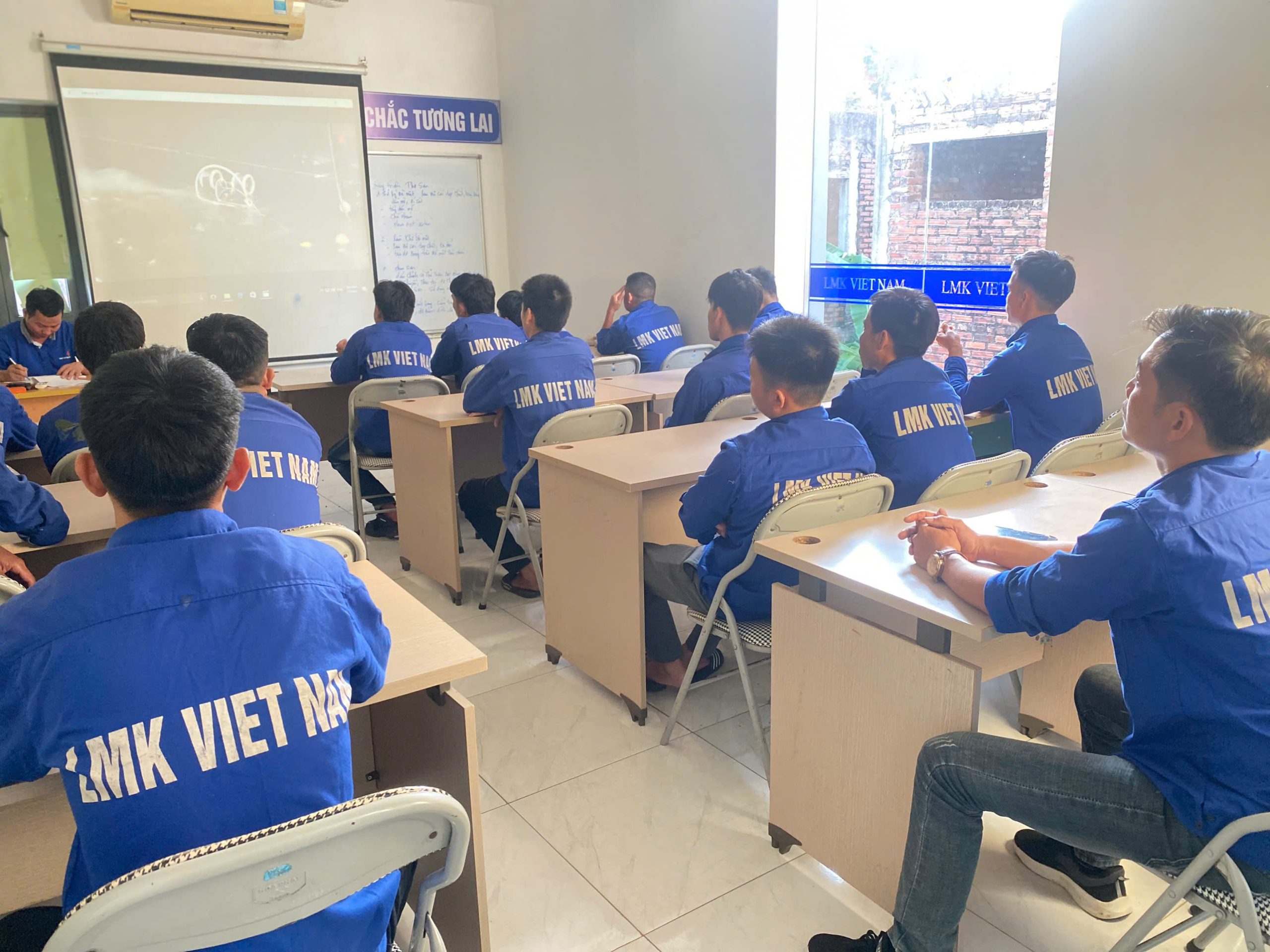 vietnam manpower