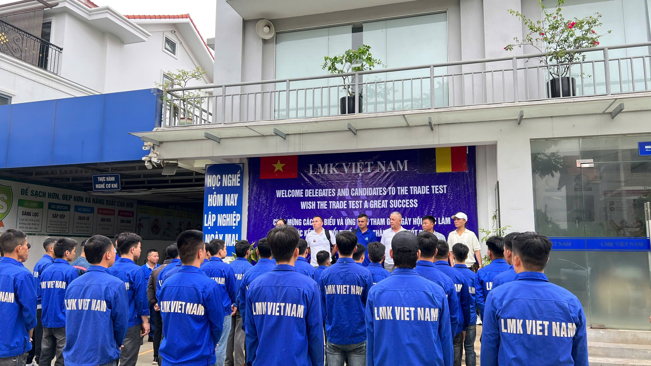 vietnam manpower