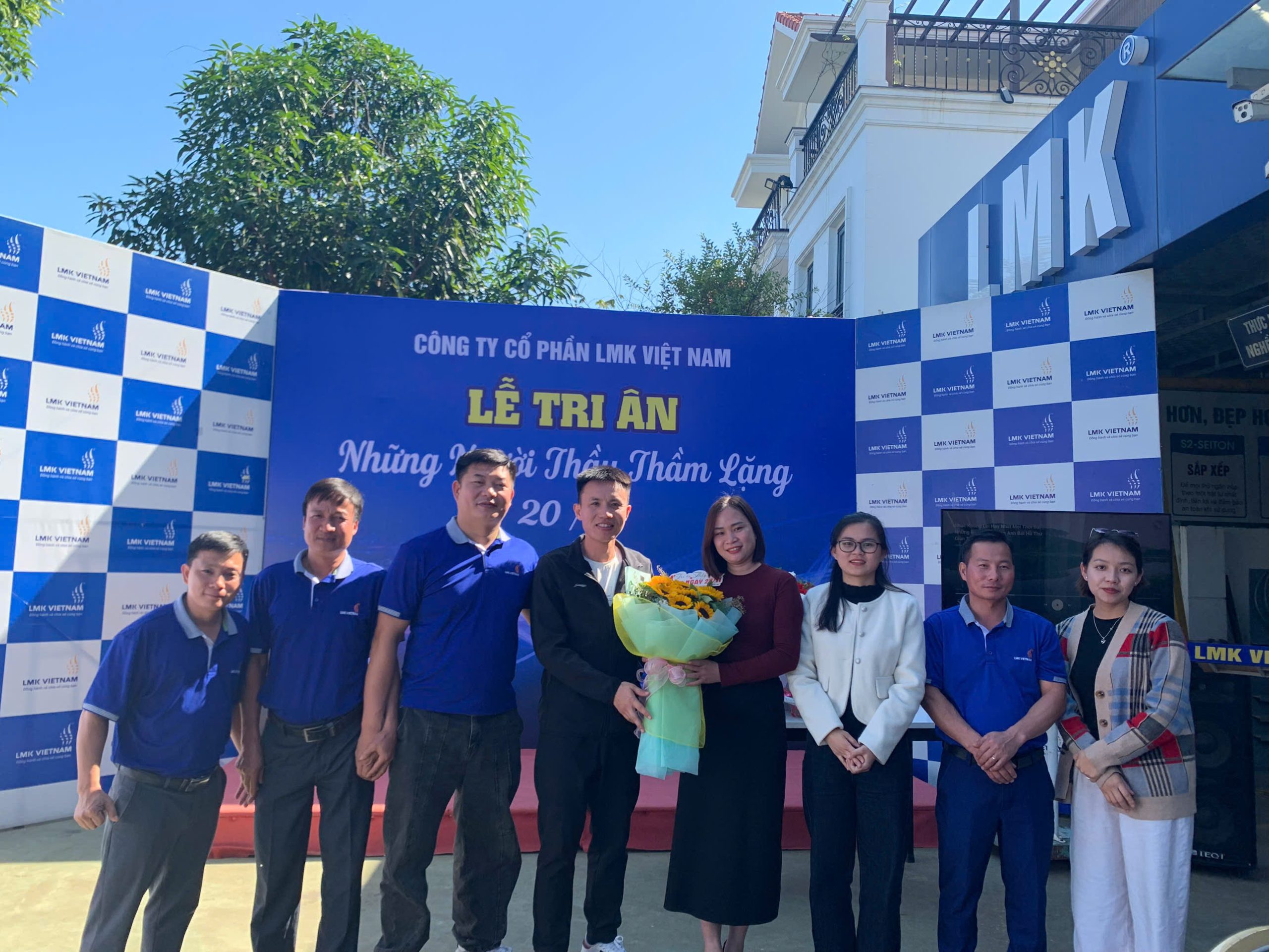 lmk việt nam 20/11